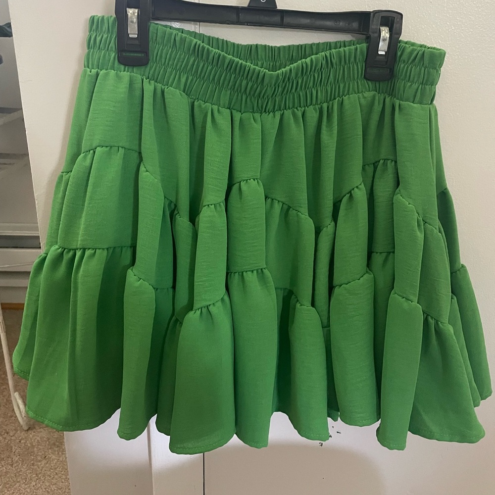 Talulah Mya Tiered Skort size M NWOT